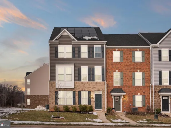 11390 Willow Green Cir, Manassas, VA 20109