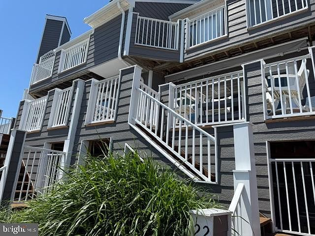 1st image of 405 14th St Unit 22