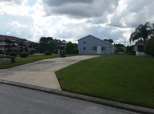 348 Motorcoach Dr S, Polk City, FL 33868