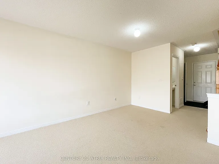 5295 Major Mackenzie Dr E — Photo 3