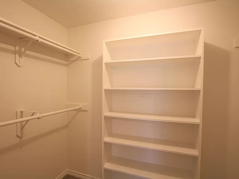 5839 Creekside Cir — Photo 22