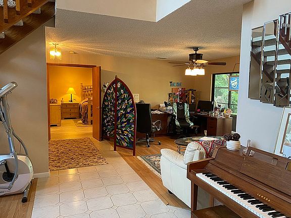 4th image of 10709 NW 19th Pl