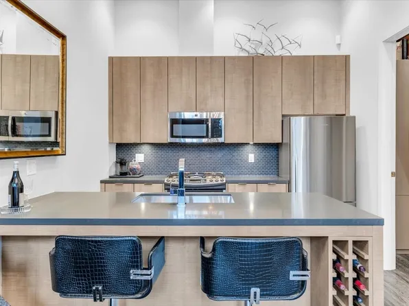 1762 Ontario St, Vancouver, BC V5T 0G2