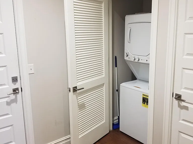 117 W 2nd St #205 — Photo 5