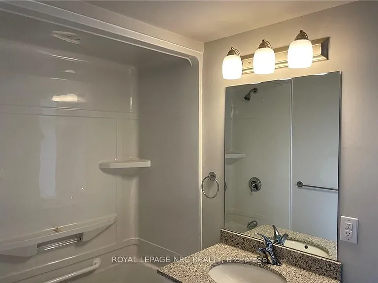 5698 Main St #703 — Photo 6