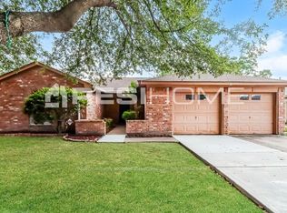 4203 Stonehenge Trl, Houston, TX 77066