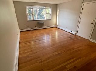 250 Grove St #5, Auburndale, MA 02466