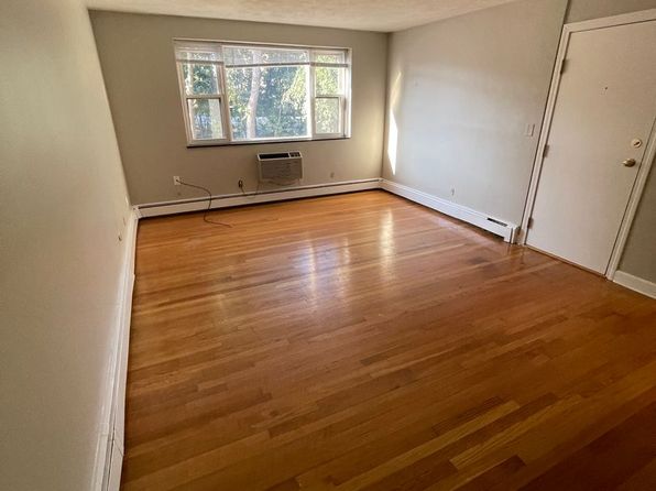 250 Grove St #5