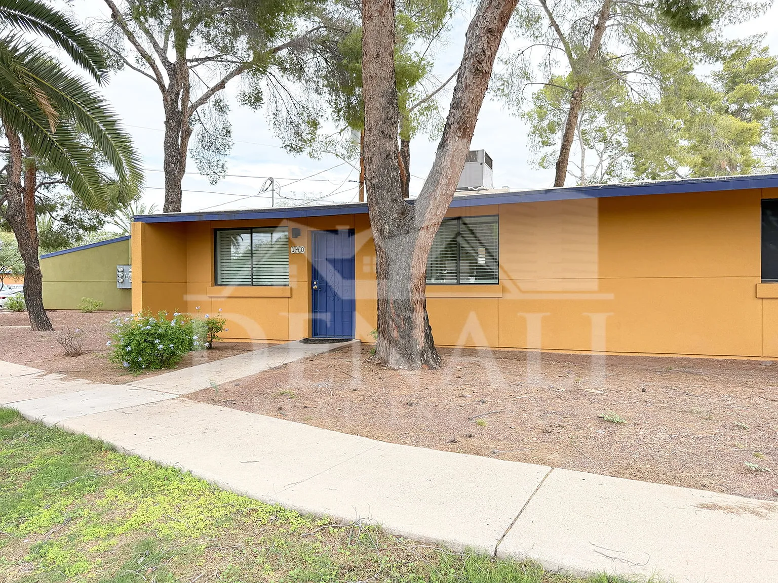 2 bed, 1.0 bath, 720 sqft, $1,295 — Photo 2