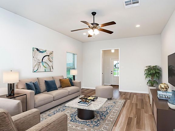 2nd image of 1130 Shadow Bluff Dr