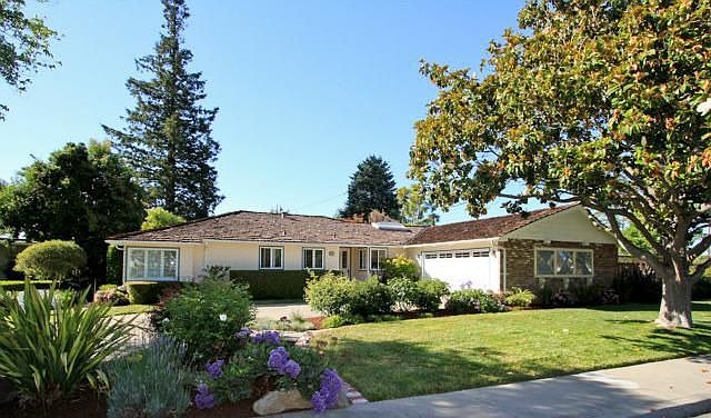 1st image of 2404 Villa Nueva Way
