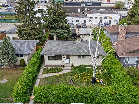 2nd image of 616 S 34th Ave NE