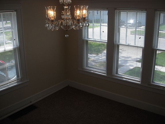 Dining Room Facing South