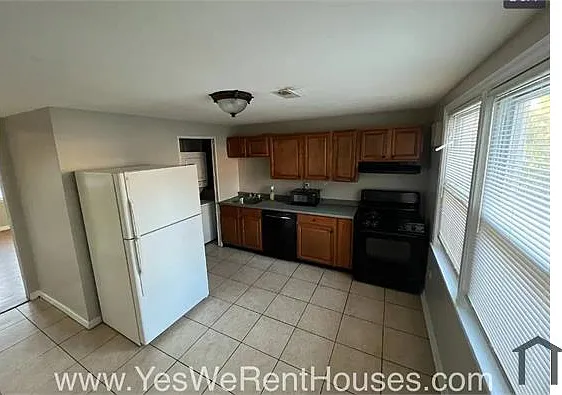 2801 Hinsdale Dr — Photo 6
