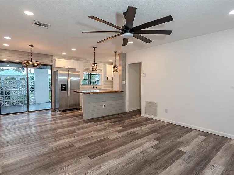 6440 Greylynne St — Photo 3