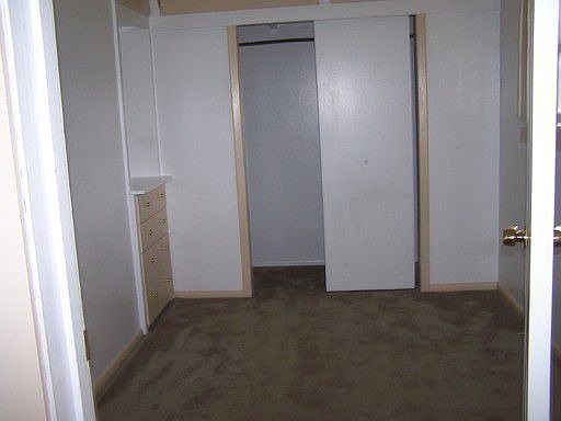 3rd image of 1050 SW Glenmont Ct APT 1