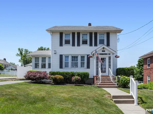256 Raymond St, Hasbrouck Heights, NJ 07604