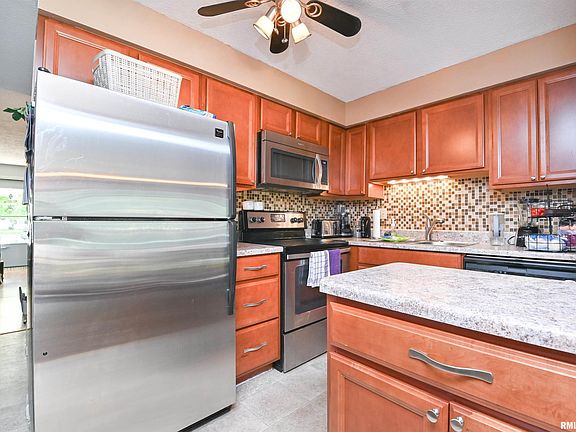 3rd image of 3101 N Molleck Dr