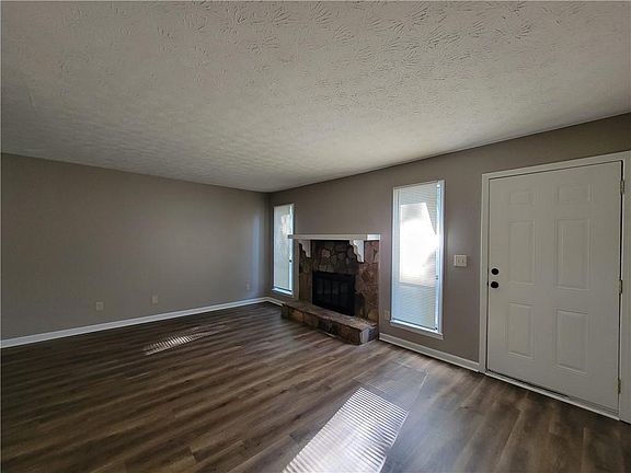 4th image of 3411 Rolling Ridge Rd
