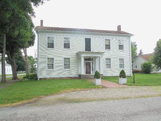 1st image of 309 W Grn