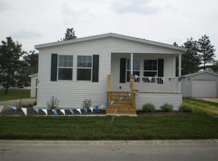7 Cardinal Dr, Beecher, IL 60401
