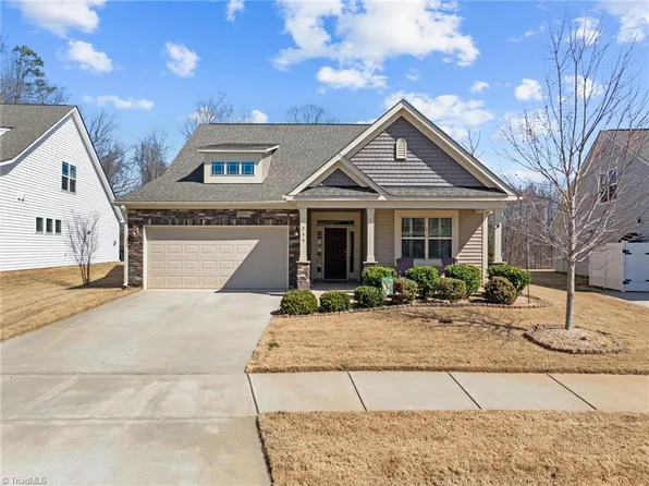 259 Kilbourne Dr, Bermuda Run, NC 27006