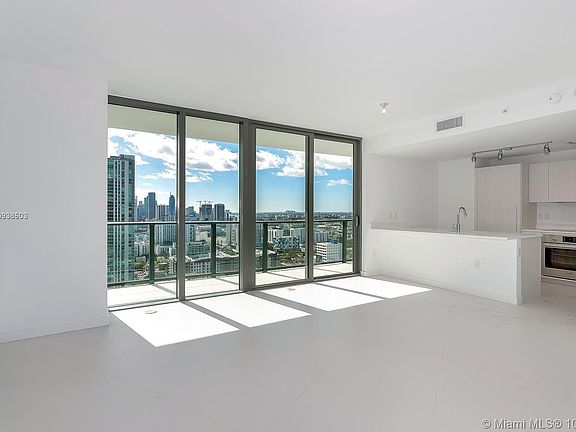 4th image of 501 NE 31st St Unit 2806