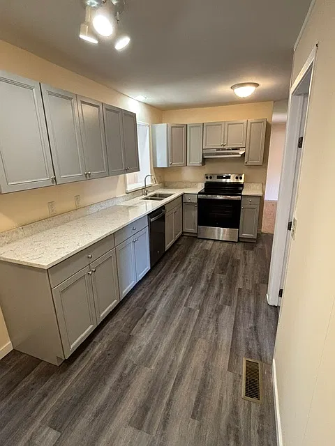 3 bed, 2060 sqft, $2,350 — Photo 4