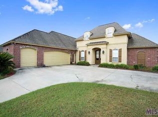 12367 Oak Brook Dr, Geismar, LA 70734