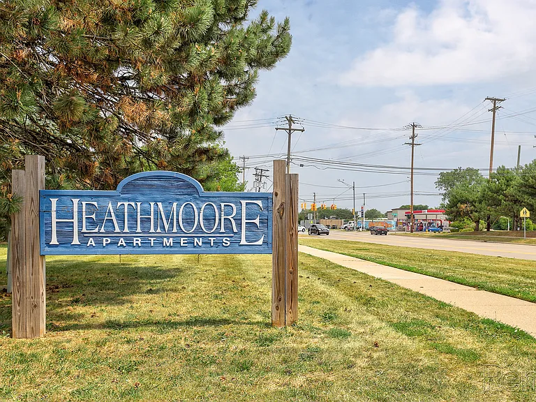Heathmoore Apartments — Photo 19