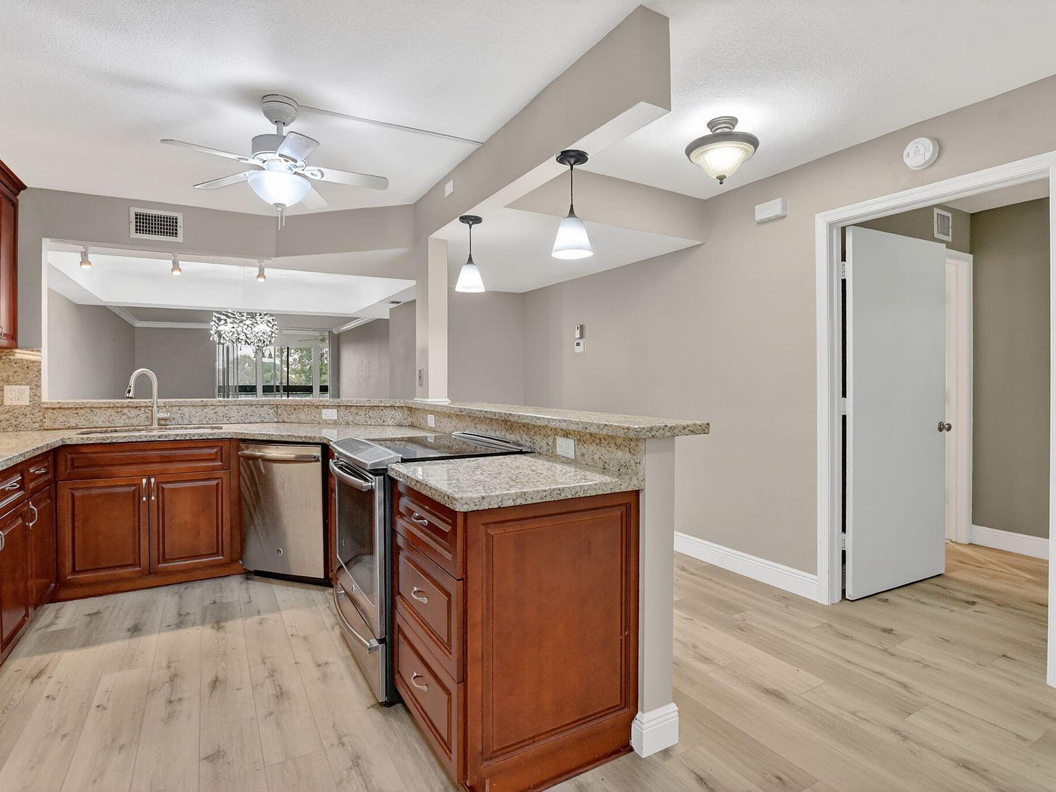 23305 N Barwood Ln Lane N #209