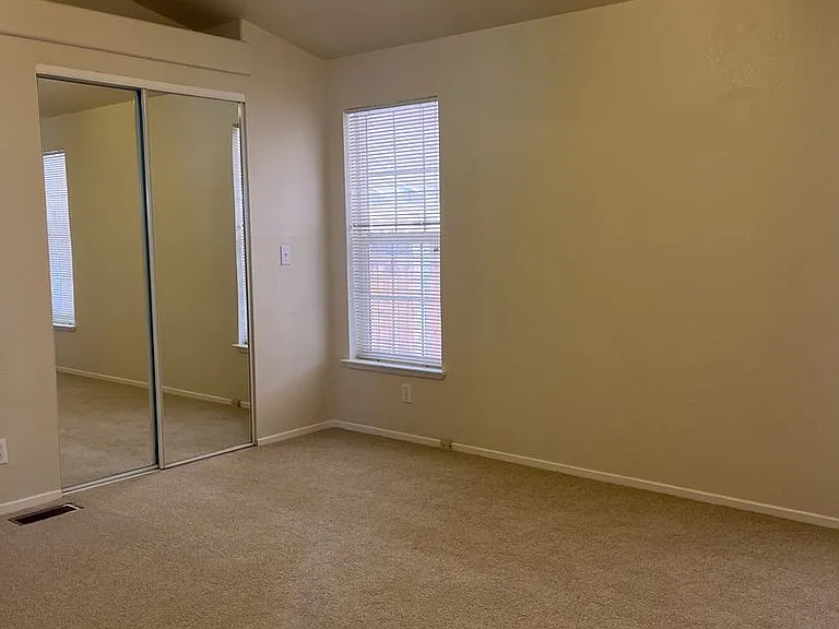 1237 Gambrel Dr — Photo 10