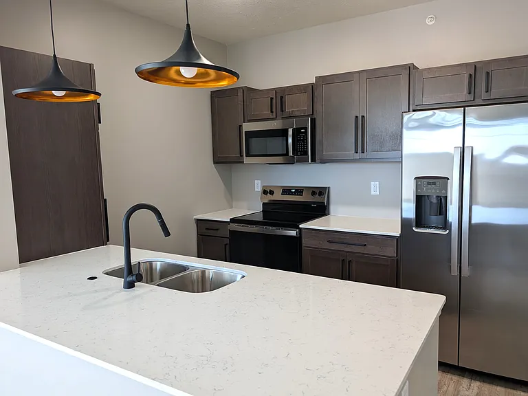 Elm 26 — Photo 16