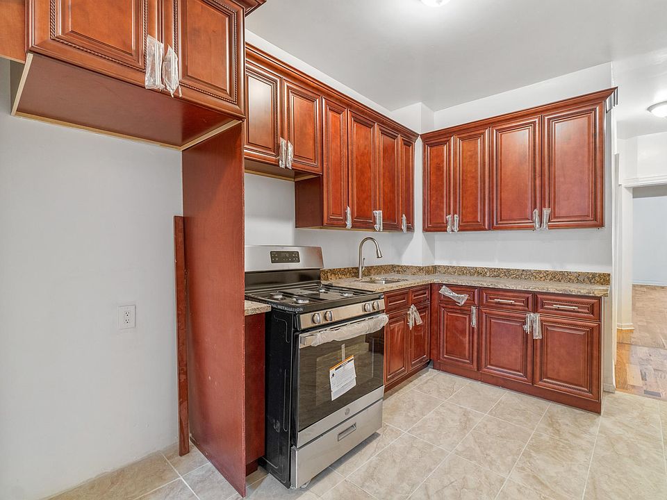 1st image of 837 Vincent Ave #2