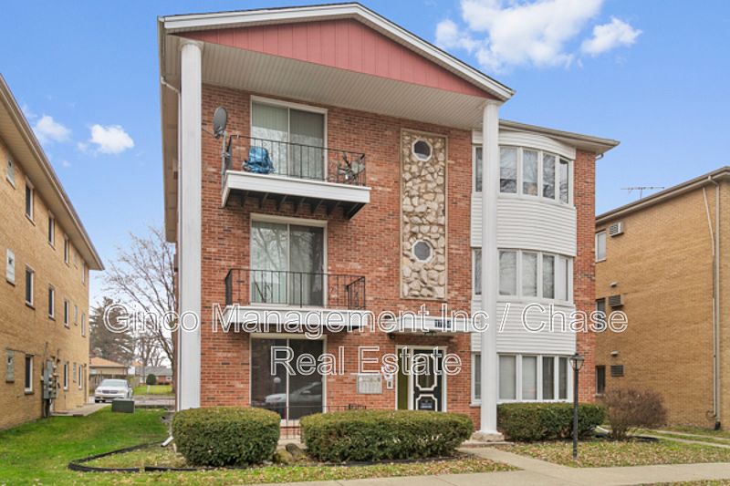 1st image of 17754 Rosewood Dr APT 1N