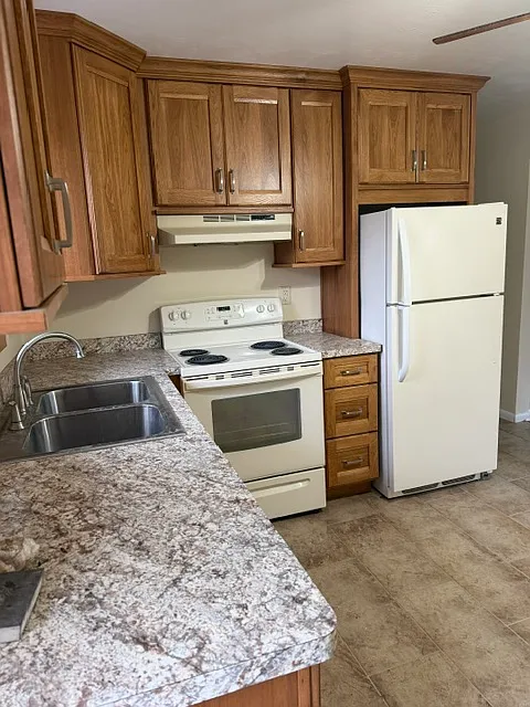 2 bed, 800 sqft, $825 — Photo 1