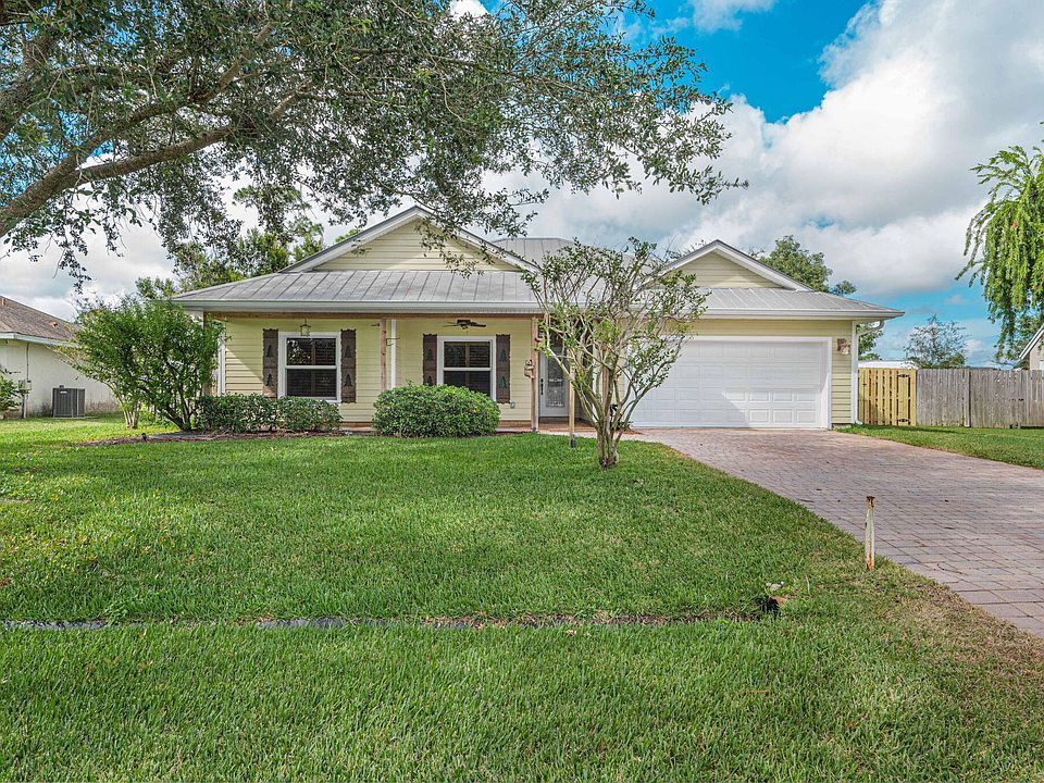 1st image of 241 SE Kaspar Drive