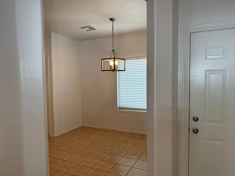 1682 E Fontana Dr — Photo 32