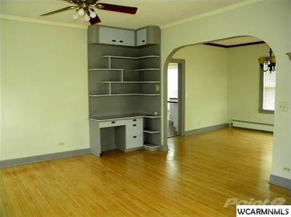 102 S High St, Marshall, MN 56258