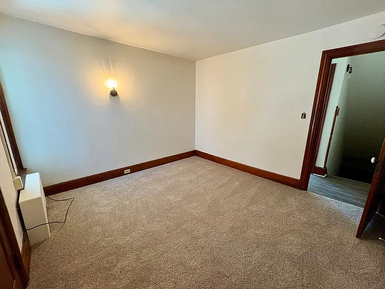 133-135 E Park St — Photo 17