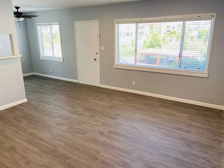 5101 Pacific Ave — Photo 3