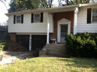 952 Oxford St, Downers Grove, IL 60516