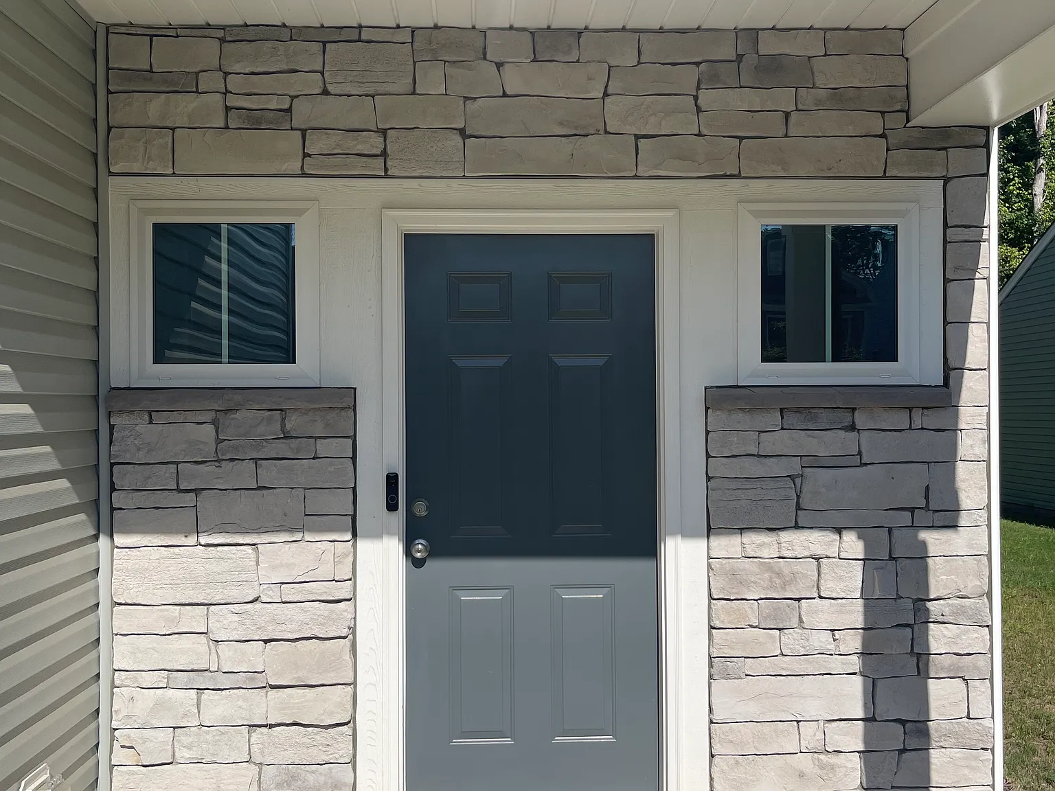 5 bed, 2965 sqft, $1,000 — Photo 2