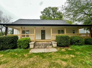 2414 N Broad St, Commerce, GA 30529