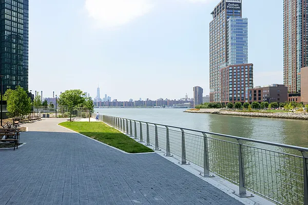 Rented by Arwell Realty | media 37