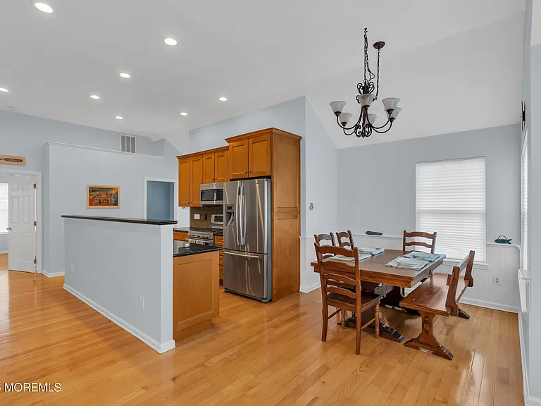 412 Broadway — Photo 13