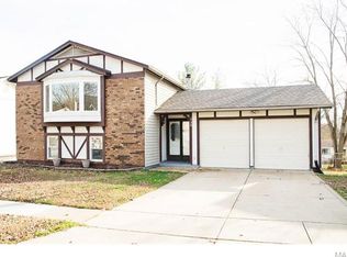 338 Bellestri Dr, Ballwin, MO
