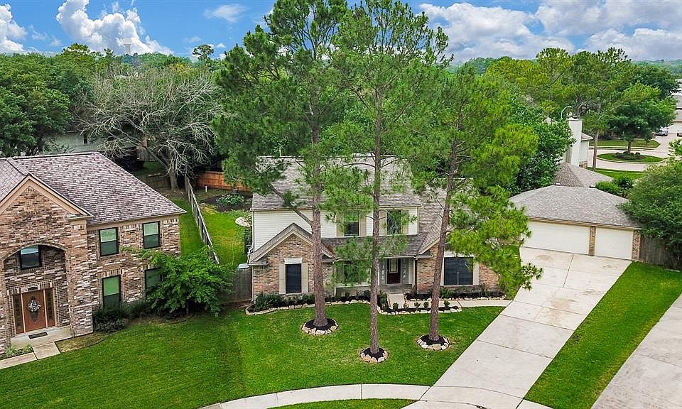 1st image of 15123 Berkshire Green Dr