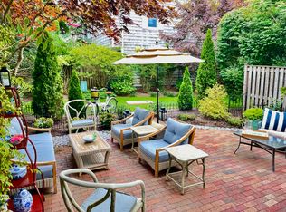 570 Hampton Rd APT 22, Southampton, NY 11968