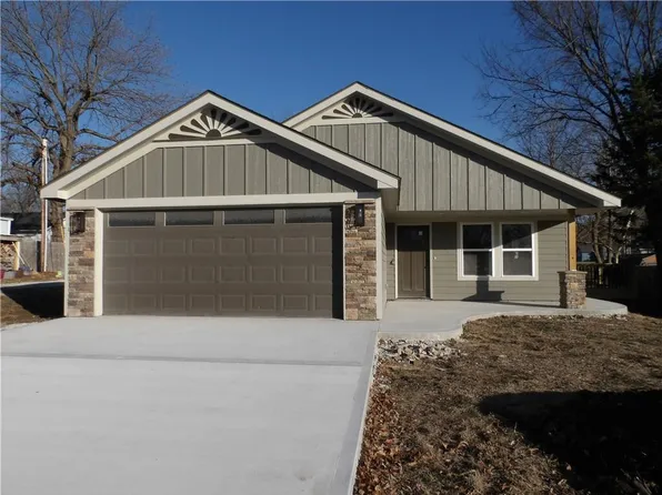 303 S Lexington St, Holden, MO 64061